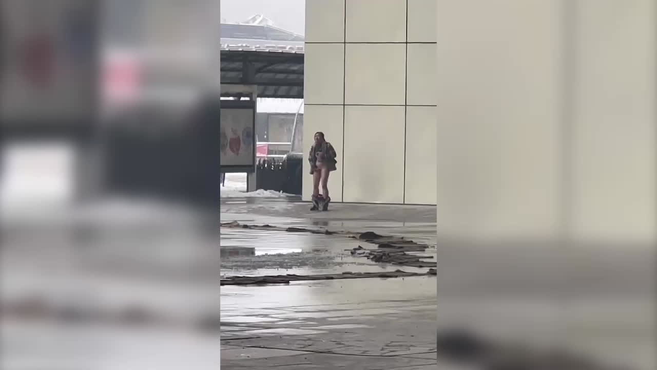 今日特瓜,人来人往大街上自慰