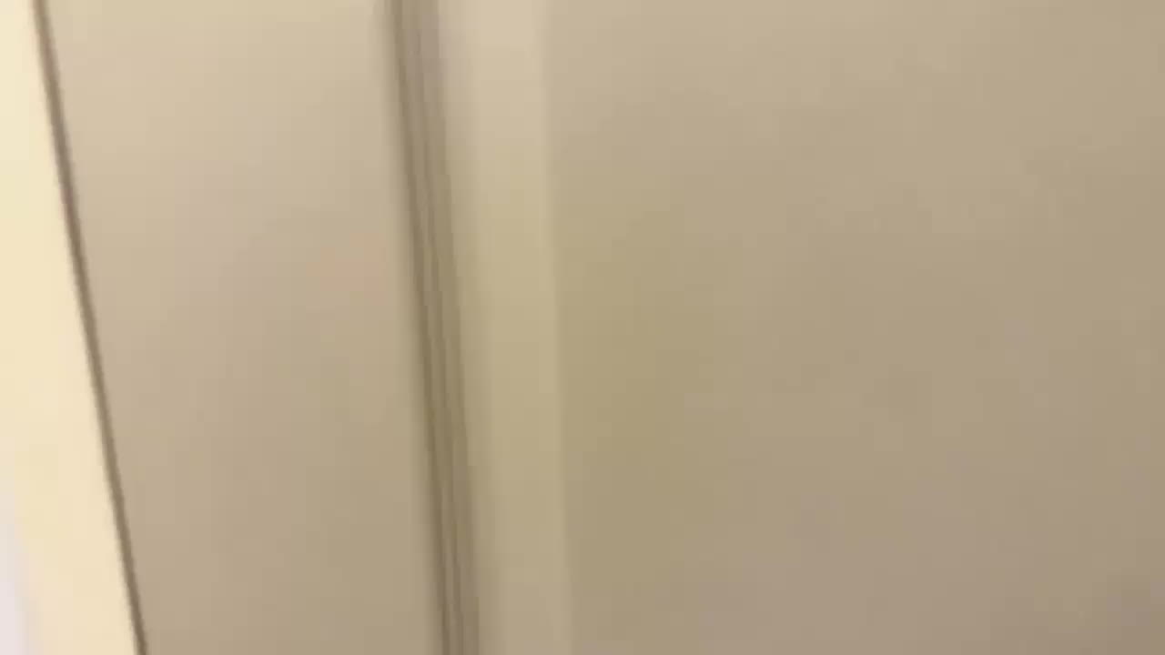 【蝴蝶小姐】全裸按摩店的秘密服务，男技师的春药按摩，激情诱惑！