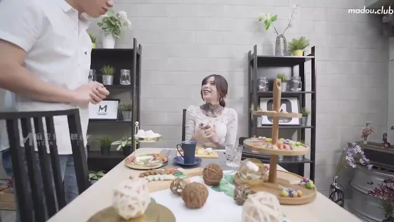 「花絮」MD0095 / 色女 / 饥渴色女主动开撩