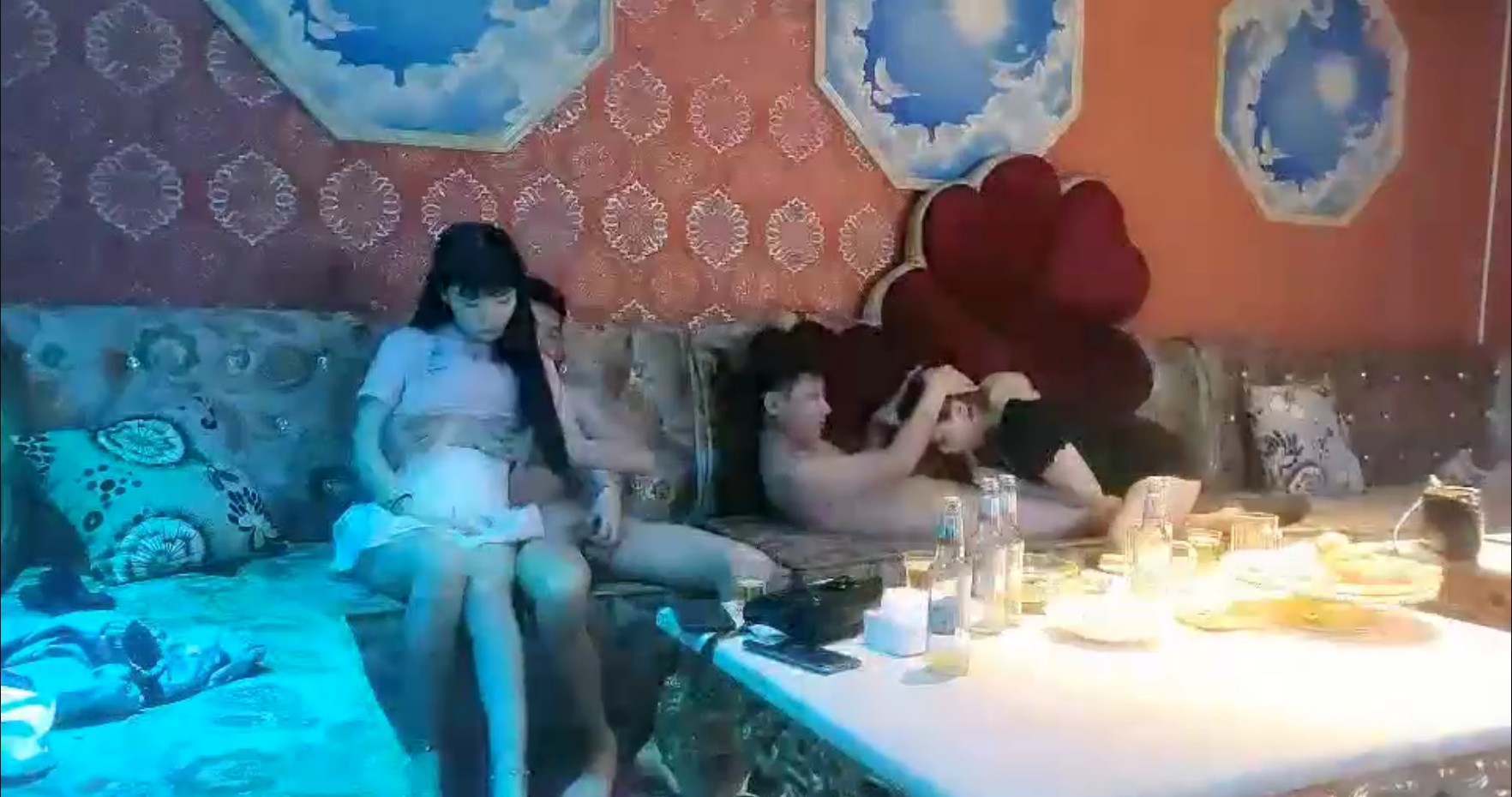 歌厅探花06-06KTV操三陪直播
