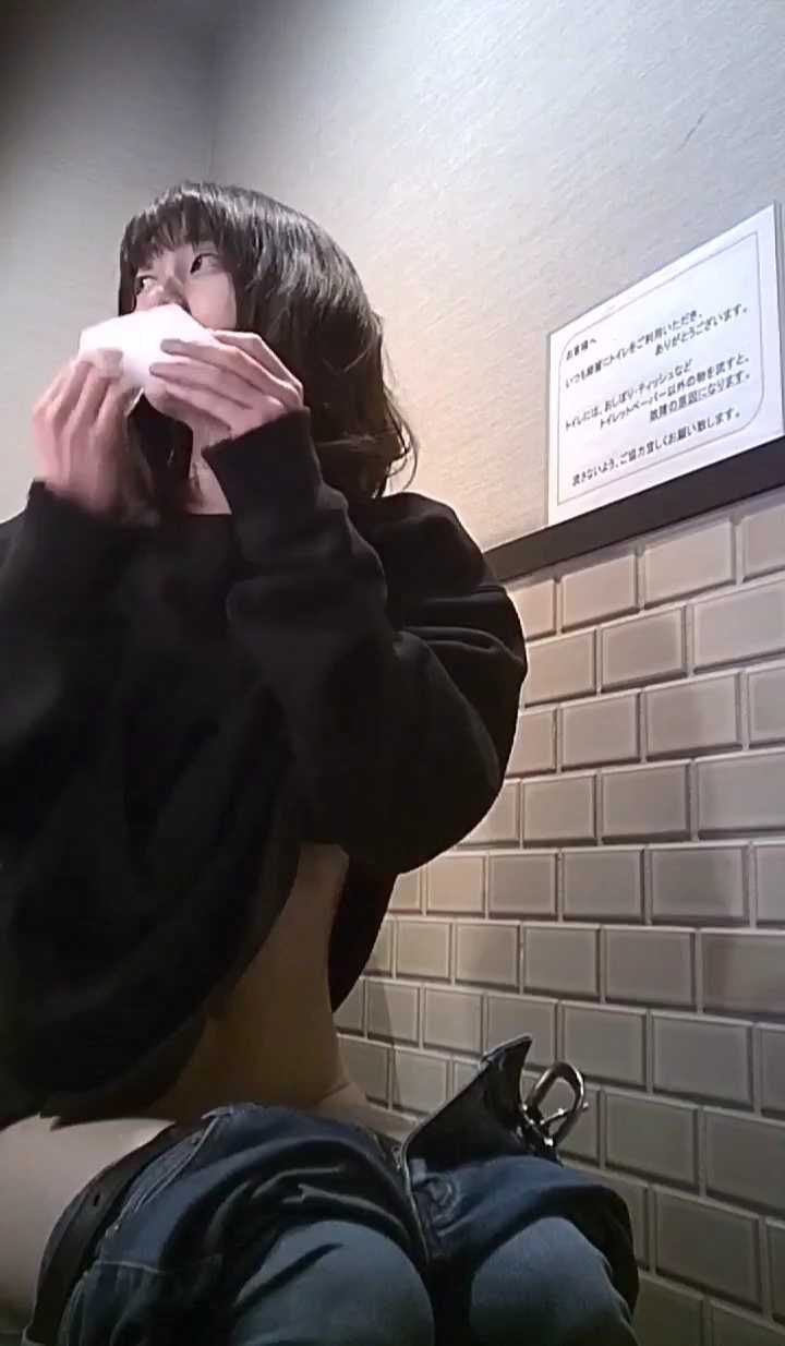 （很女神）超级卡哇伊清纯的韩国女神原来上厕所的时候是这样子的