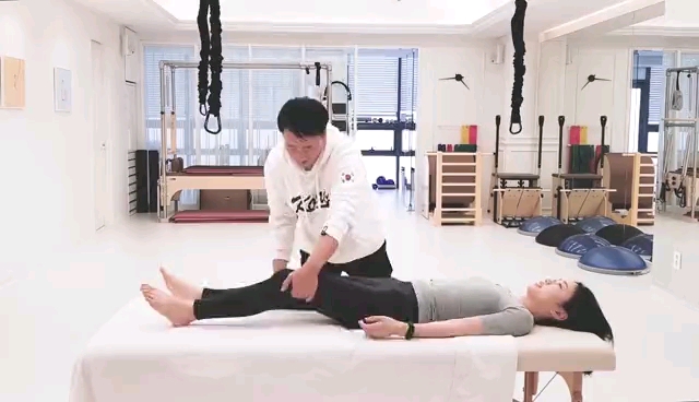 韩国美女正骨按摩：看美女学技术06