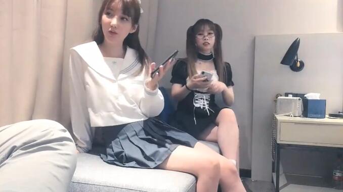 ①【探花双飞】大佬和两个小美女玩双飞