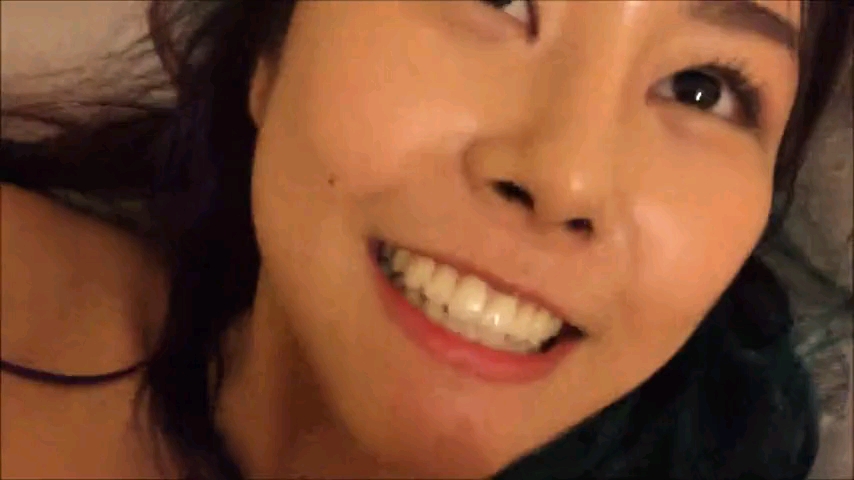 极品韩国小姐姐，跟男友家中做爱 粉丝团更优惠