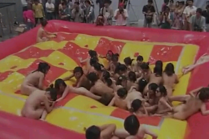 日本最变态深夜综艺 百人裸替大战（霓虹综艺）
