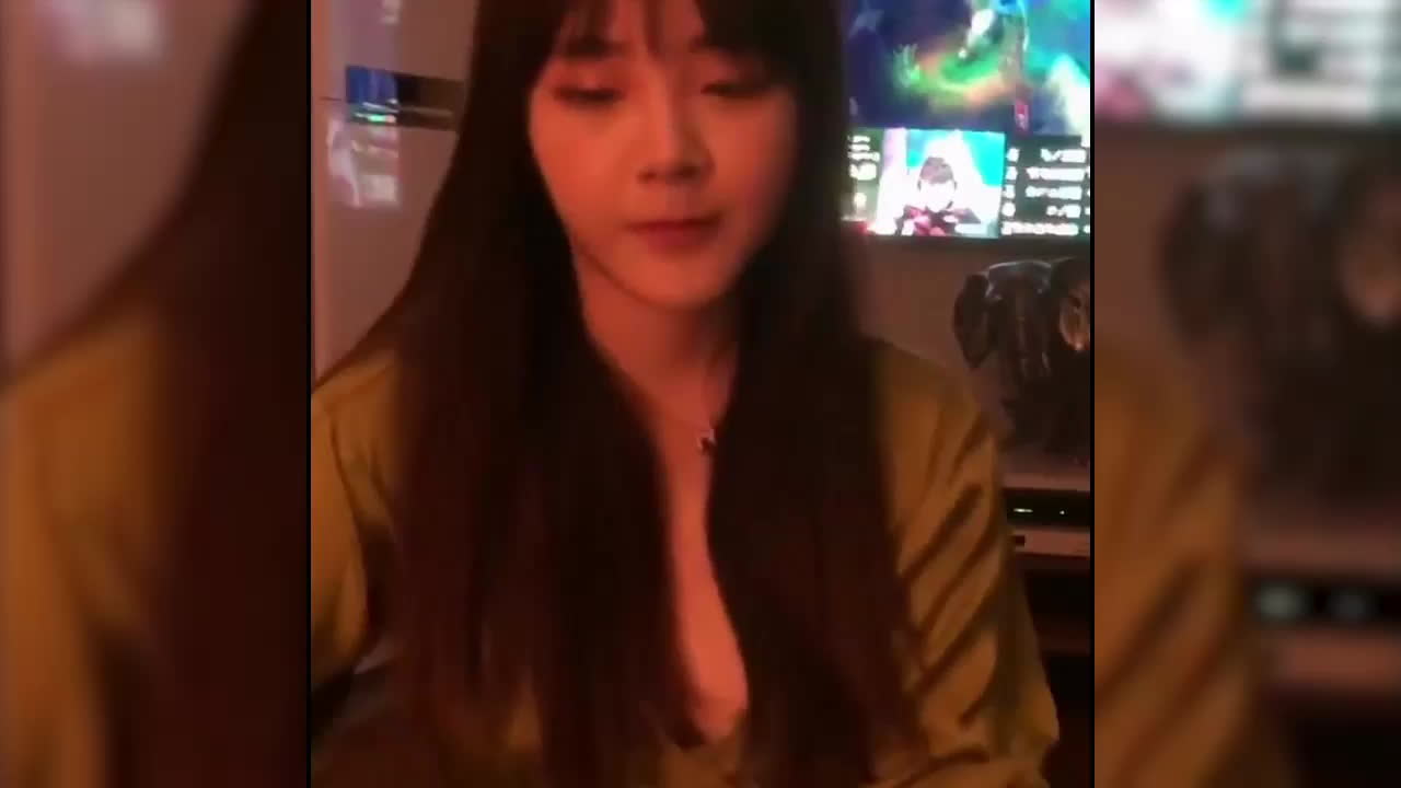 探探认识的漂亮小美女本名郑薇 啪啪啪视频被渣男外流 第二部