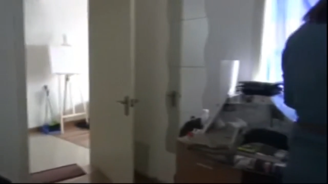 电脑桌前和同事偷情被后入猛操圆润美臀娇喘呻吟