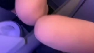 国际航班退役空姐彻底堕落，卫生间偷情操逼后入猛操跪舔口爱.