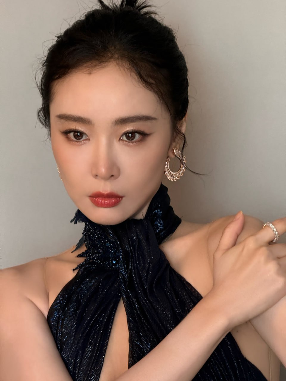 狂飙大嫂明星女演员高叶，家中和酒店自拍自慰视频曝光，附带蕾丝内衣写真视频，狂飙电视剧删减片段 第三部