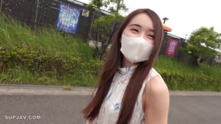 漂亮小少妇 长裙飘飘技术专属生 初次拍摄野外激战 被大肉棒各种姿势操的抽搐高潮不断 爽叫不停