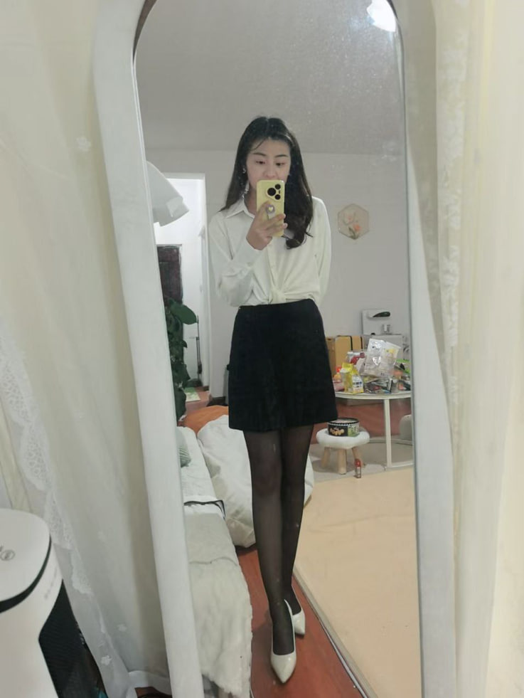 超高颜值女园长网上约炮被爆，实打实的女M母狗一个，被调教的言听计从！精彩的聊天记录 第一部