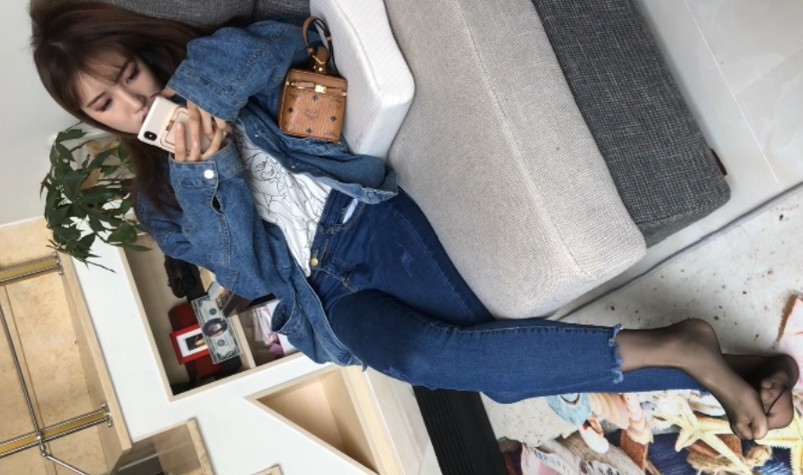 情侣性爱完整版私拍外流丝足啪啪极品身材制服骑乘啪啪 1