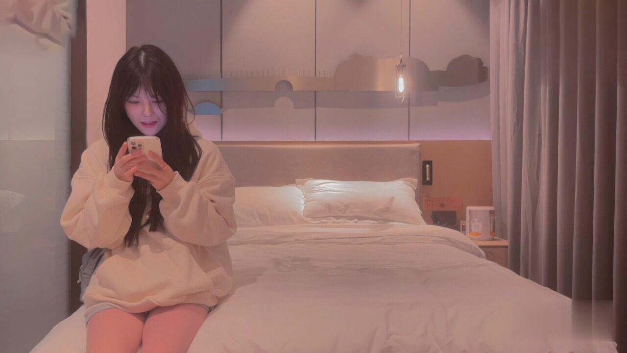 横扫外围圈探花柒哥手机软件 约到一个皮肤白嫩的清纯邻家女孩