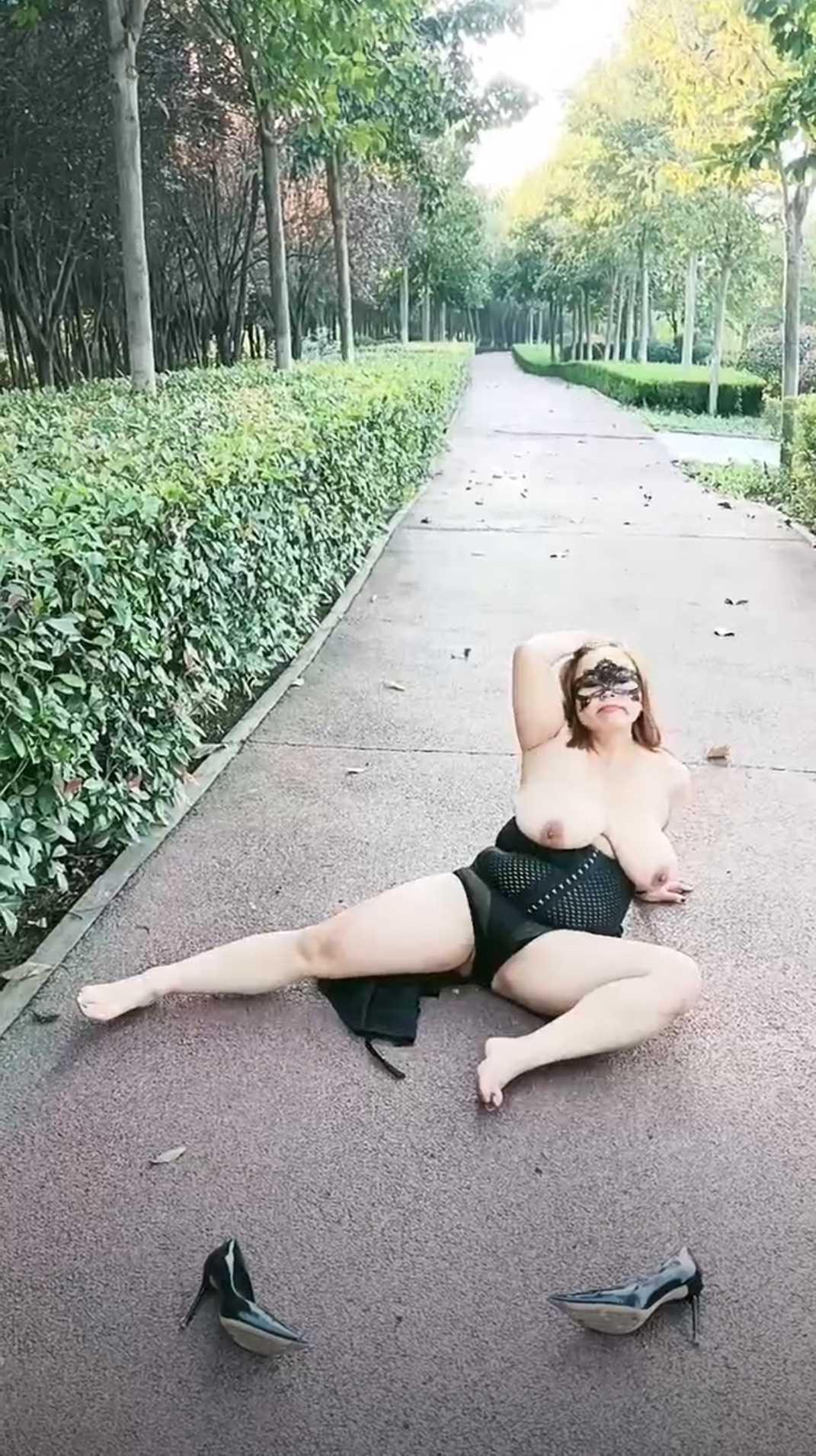 户外露出等待有缘人。