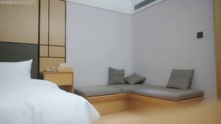 黑丝小少妇 身材苗条皮肤白皙 69吃鸡舔逼 被大吊哥后入偷偷无套