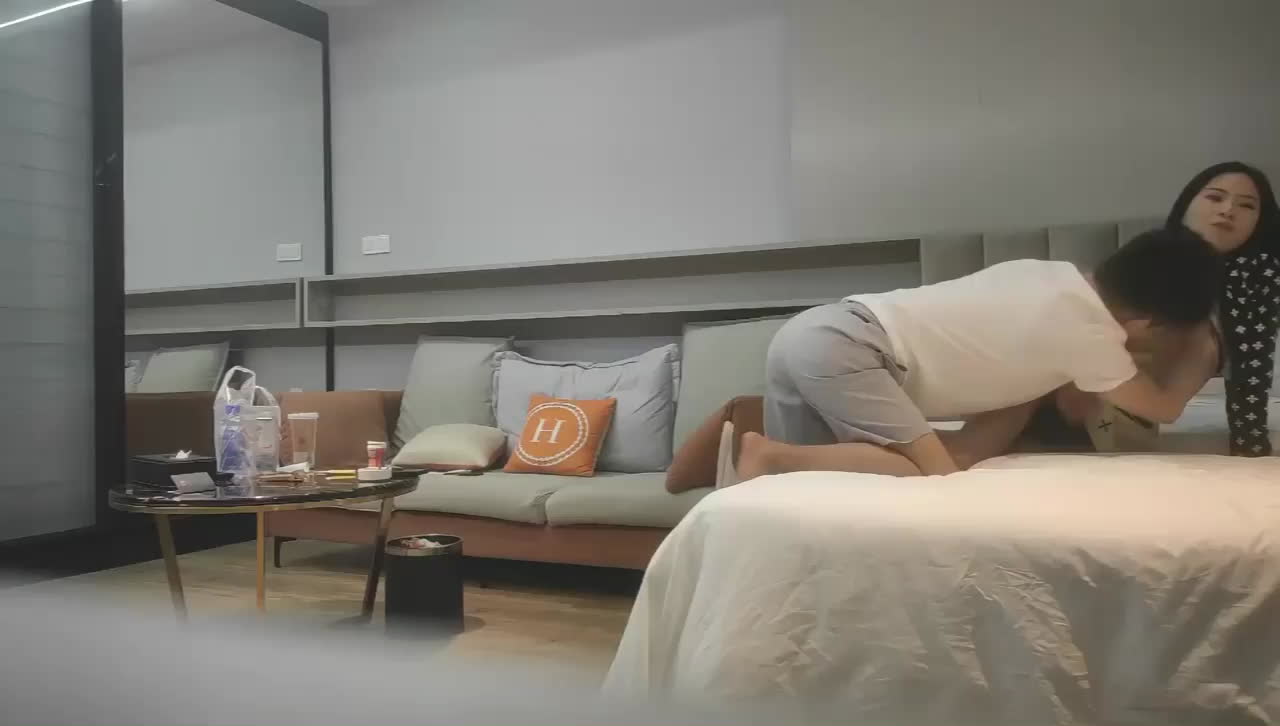 约炮极品外围女神 苗条美艳物超所值爆操爽