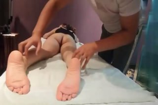 女子养生SPA 男技师树先生加藤鹰之手！搞得欲女少妇呻吟不断抓住小哥的鸡巴求草逼