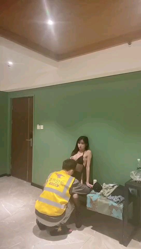伪娘和美团小哥