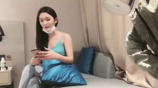 【探花精选】高颜小姐姐 骚一点 第一次这么亮做爱骚不起来 嗯嗯轻一点 身材苗条大长腿 被小哥在床上多姿势猛怼