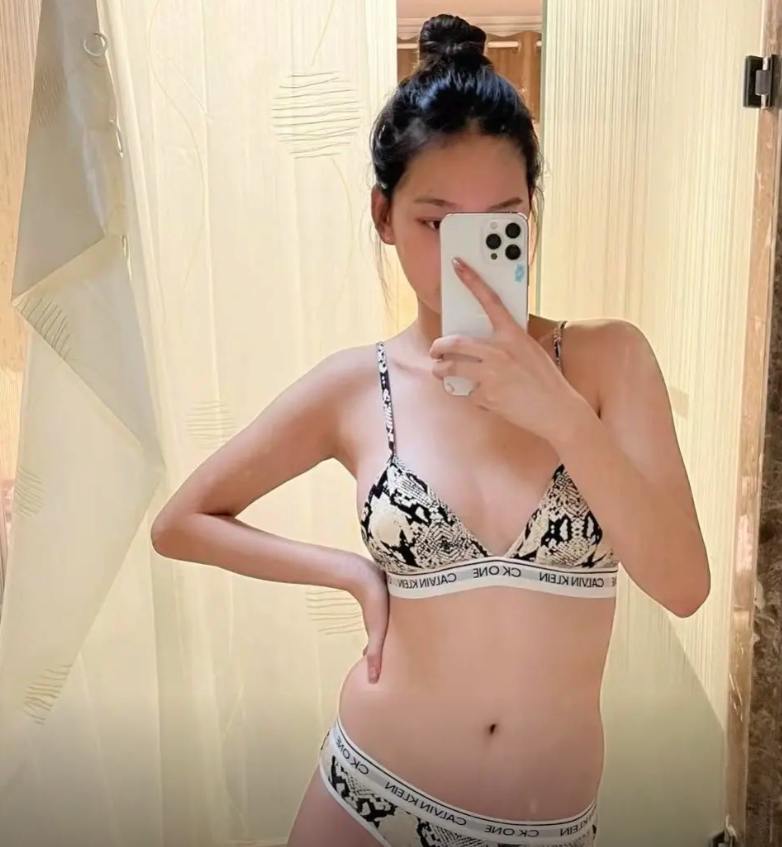陈翔六点半 女演员王研高清露脸自慰自拍，这是视频怕是拍给导演看的吧？