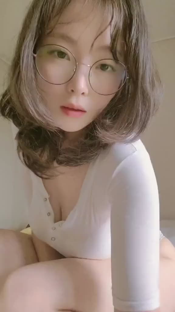 韩国极品博主 软软嫩嫩的奶子