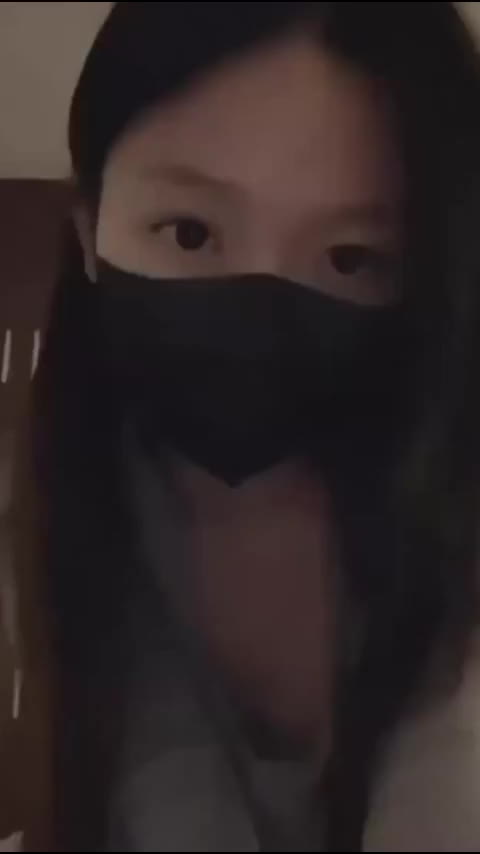 武汉音乐学院高颜值反差婊【柳婧】自拍勾引金主视频泄密，真空热舞搔首弄姿！大奶子若隐若现！