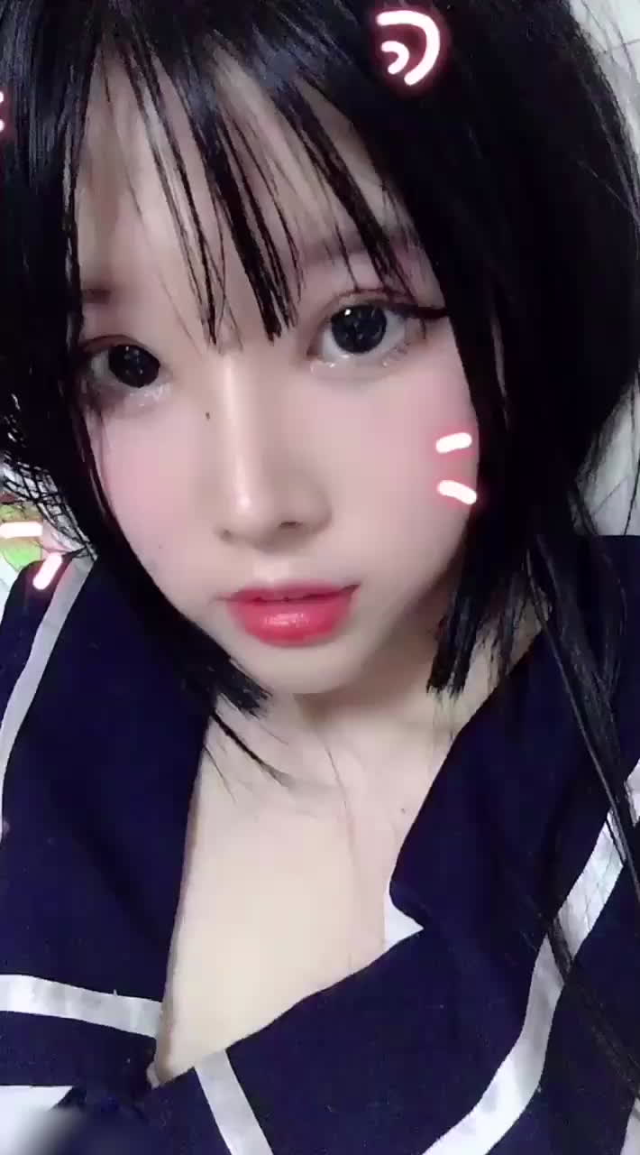 露脸网红福利姬白丝学生制服仙萝窄小阴道口清晰可就红扑扑的脸蛋真想咬一口粗大阳具乘骑