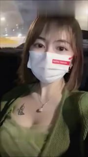 北京通州蔡梦梦，抖音名叫摇花花。自拍啪啪视频被曝光，小母狗平时看着清纯 私底下极其喜欢吃鸡