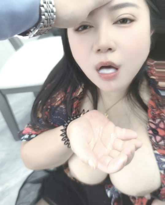 和离异的母亲乱伦有委屈，有无奈也有心酸，我不想老妈去找别的男人，我有恋母情结
