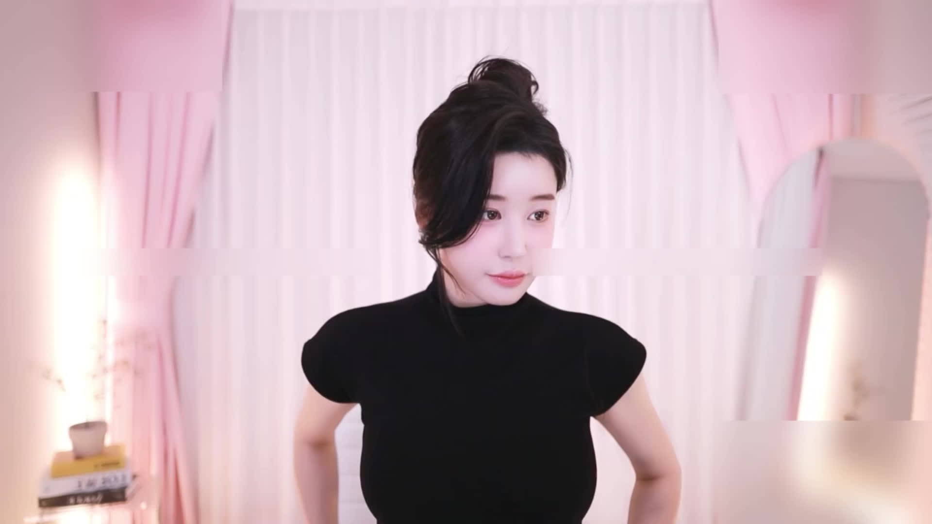 韩国甜美主播in0410裸舞比基尼 勒出蜜穴裸乳诱惑
