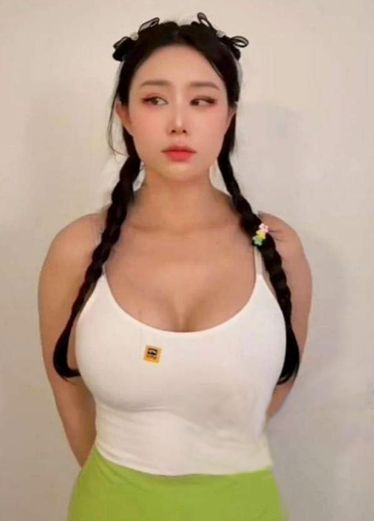 汐梦瑶 汐梦瑶的私人教学 荧光绿瑜伽裤袜 健身教练的色情教学足交 深喉内射