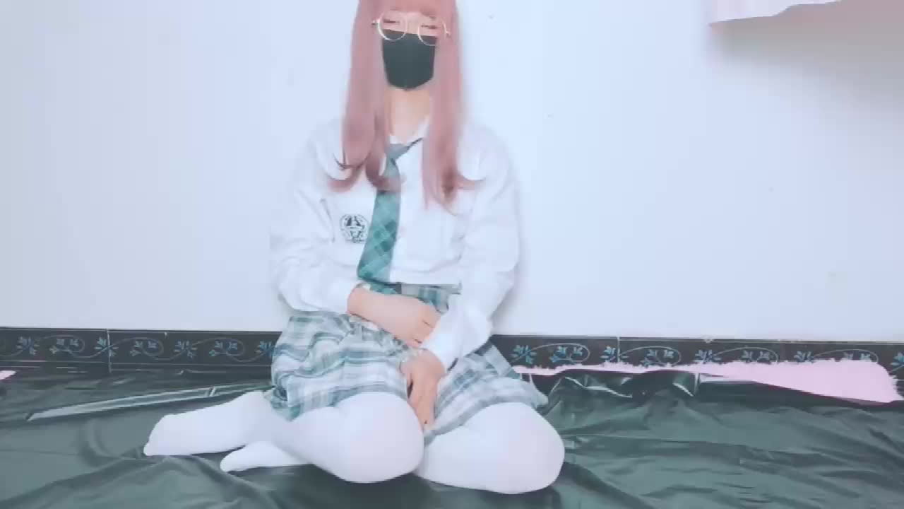 白丝牛奶注入膀胱play尿道棒失禁