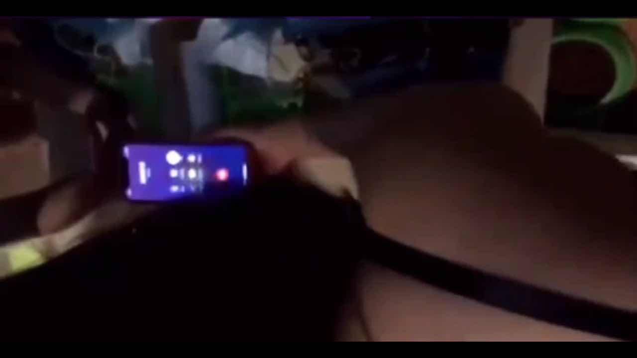 【正操着逼，】闺蜜打来电话。