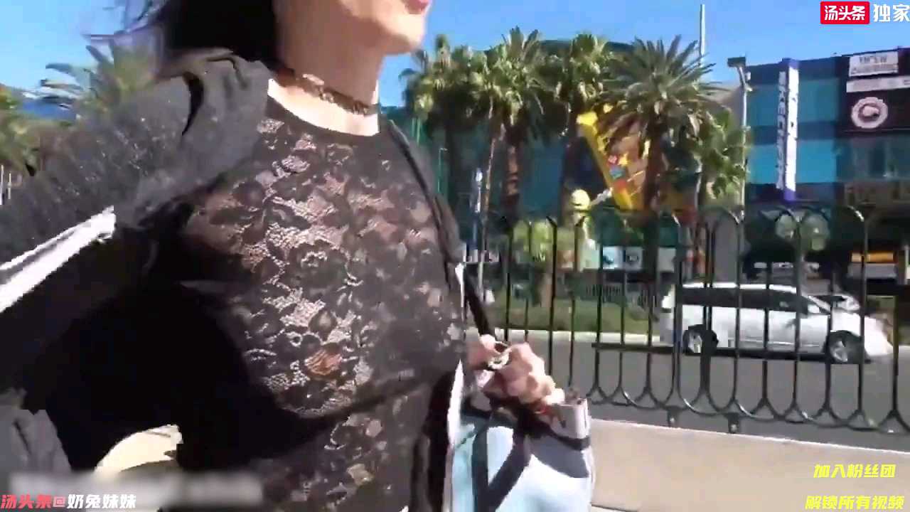 淫荡人妻镂空黑丝户外人前露出