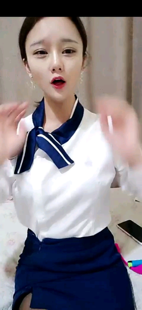 主播制服淫语诱惑，学生舔逼（1）